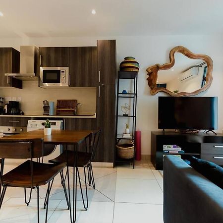 Enjoy Luxury Studio W/Pool @Embassy Gardens Акра Екстериор снимка