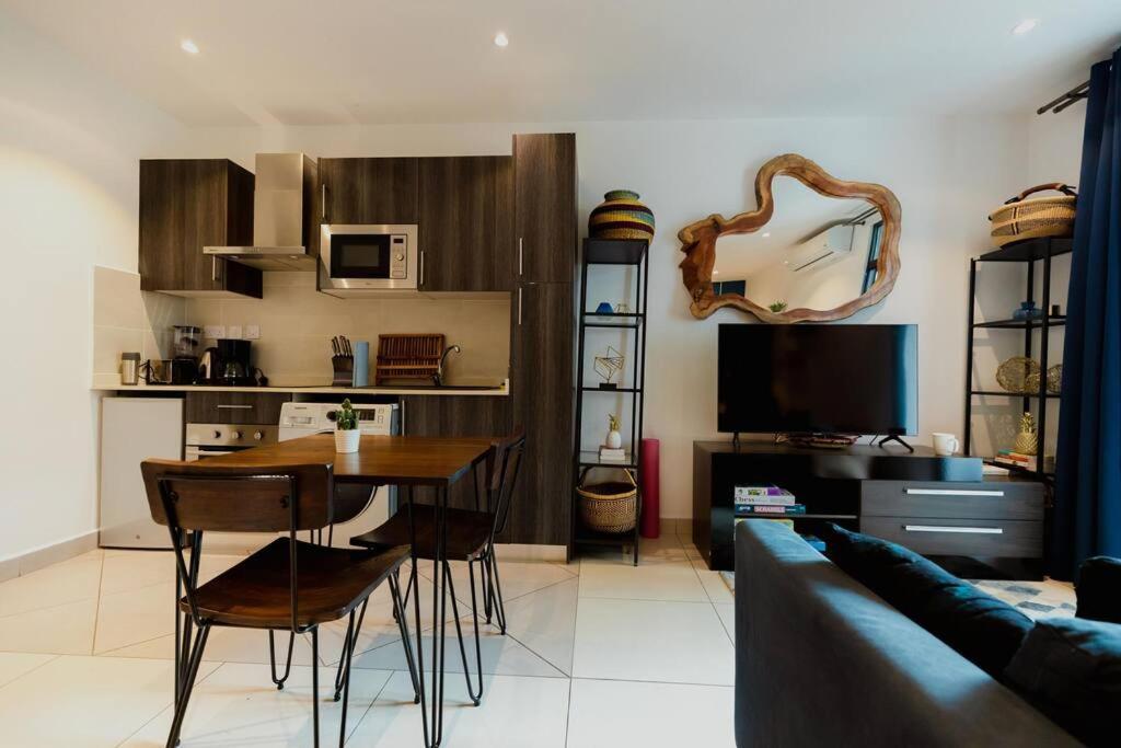 Enjoy Luxury Studio W/Pool @Embassy Gardens Акра Екстериор снимка