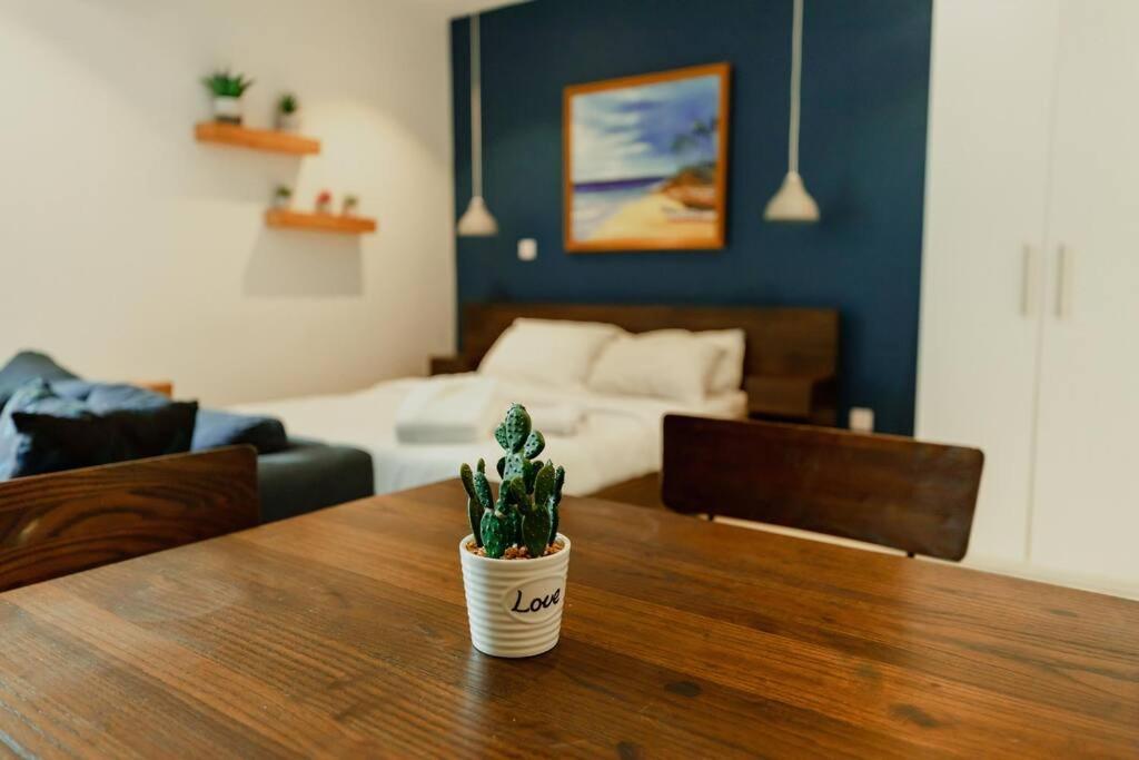 Enjoy Luxury Studio W/Pool @Embassy Gardens Акра Екстериор снимка